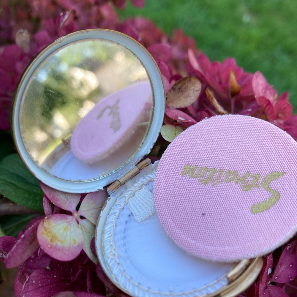 Small Never Used Vintage Stratton Compact - Picture 6 of 6
